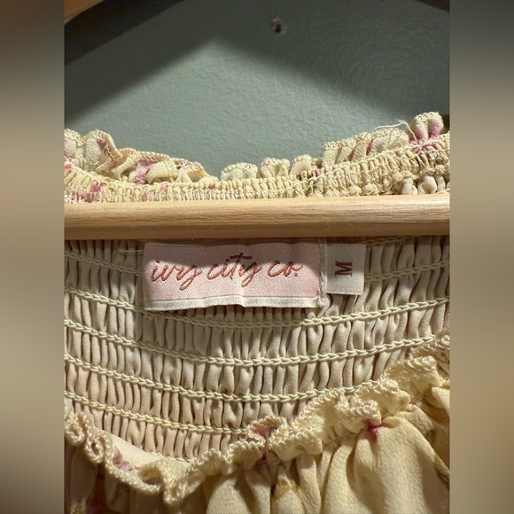 Tiered floor length dress - Picture 4 of 7